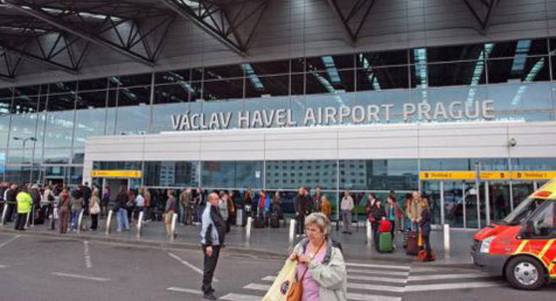 Václav Havel Flughafentransfer zum / vom Hotel (von 9 bis 15 Personen)