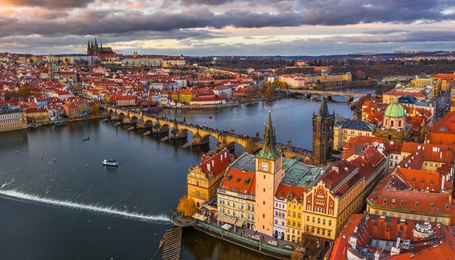 Private Sightseeing Tour of Prague (8-19 persons)