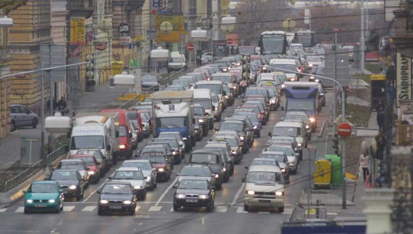 Дизельным автомобилям планируют ограничить въезд в Прагу